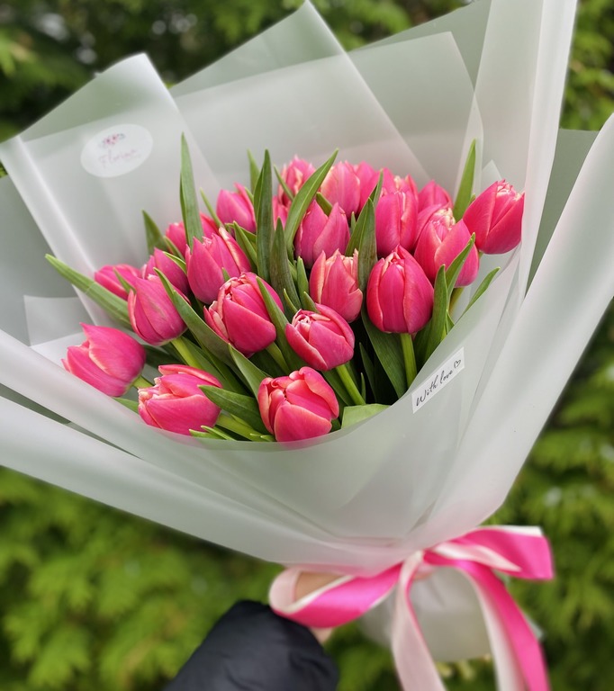 Bukiet "Crimson tulips"