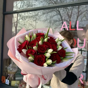 Bukiet #79 czerwona róża i biały tulipan