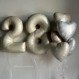 Bukiet balonów #126 cyfry i bukiet foliowych serduszek