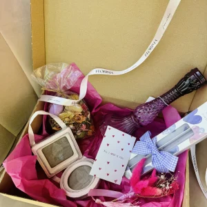Box prezentowy #25 "All i need is you"