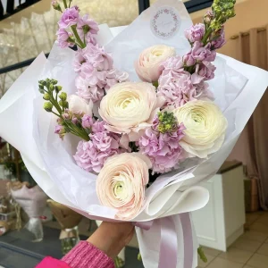 Bukiet Ranunculus i Matthiola
