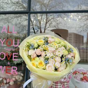Bouquet #112 Spray Rose and Chamomile