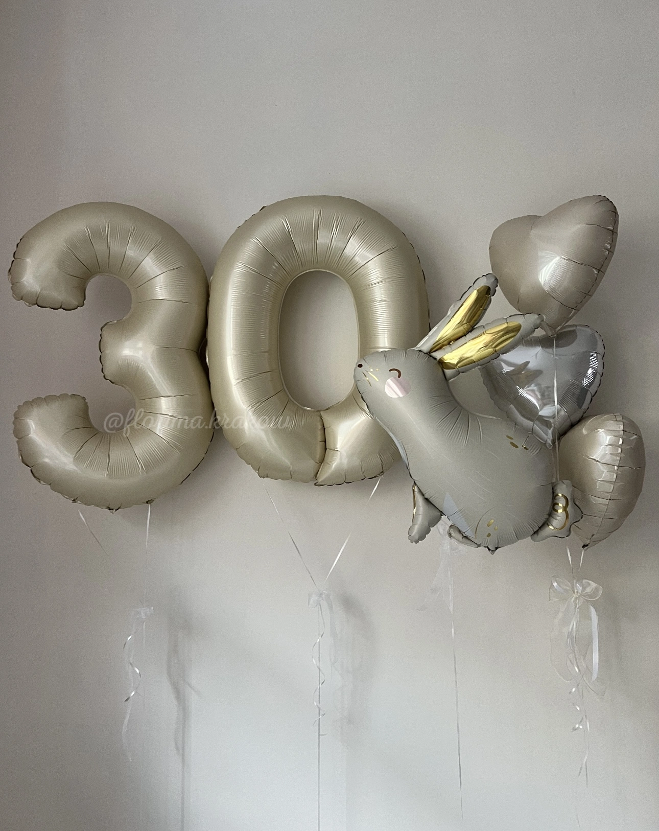 Zestaw balonów #225 z Królikiem i bukietem serduszek
