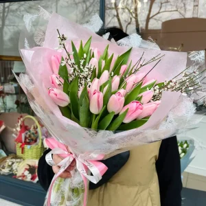 Bukiet "Pink tulips and genista"