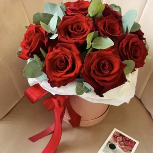 Flowerbox "Red roses"